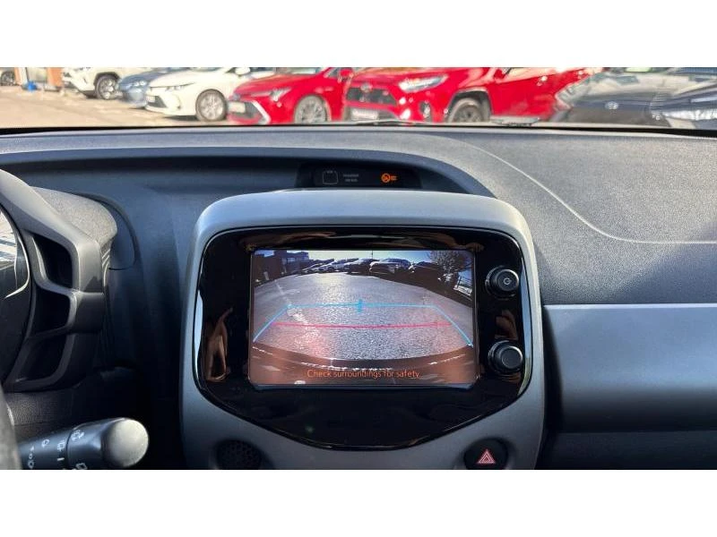 Toyota Aygo 1.0P X-PLAY MT, снимка 15 - Автомобили и джипове - 56159617