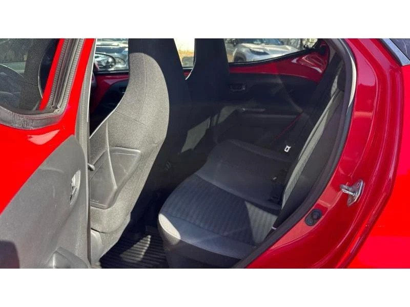 Toyota Aygo 1.0P X-PLAY MT, снимка 11 - Автомобили и джипове - 56159617