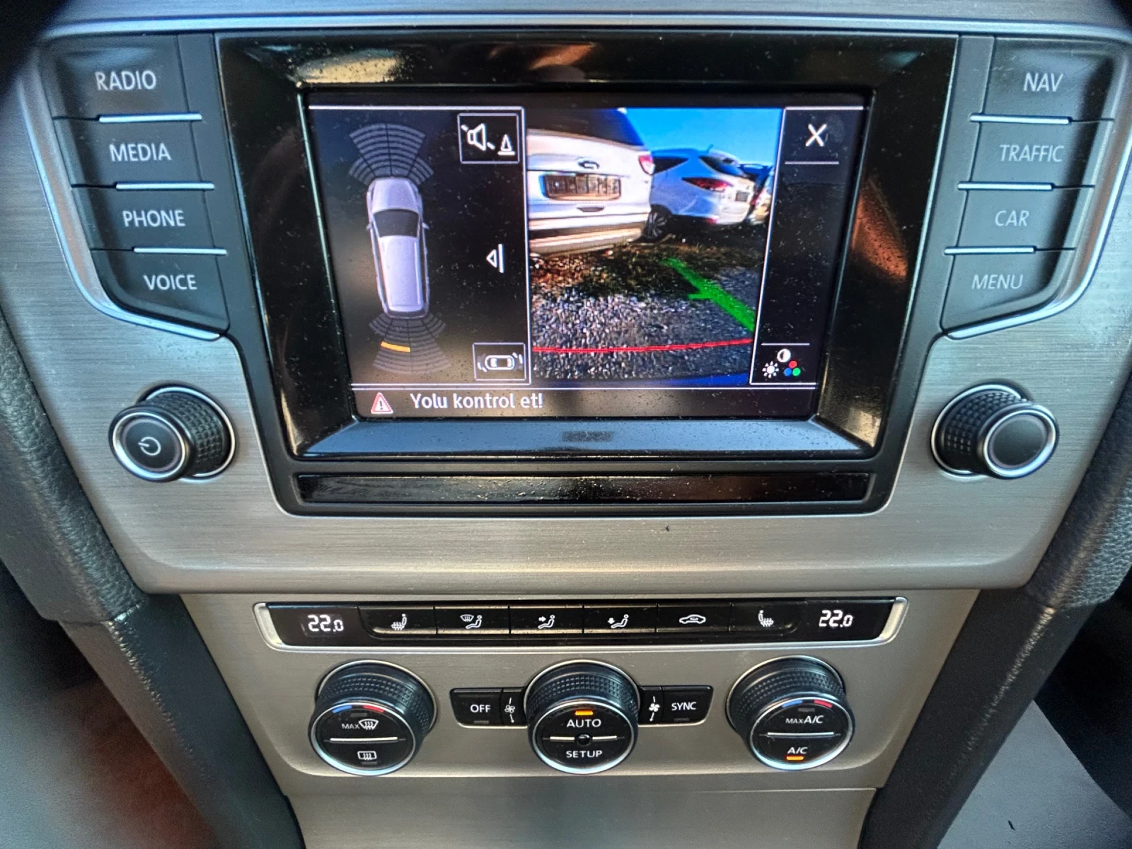 VW Golf 1.6TDi/NAVi/110k.c./KAMERA | Mobile.bg   15