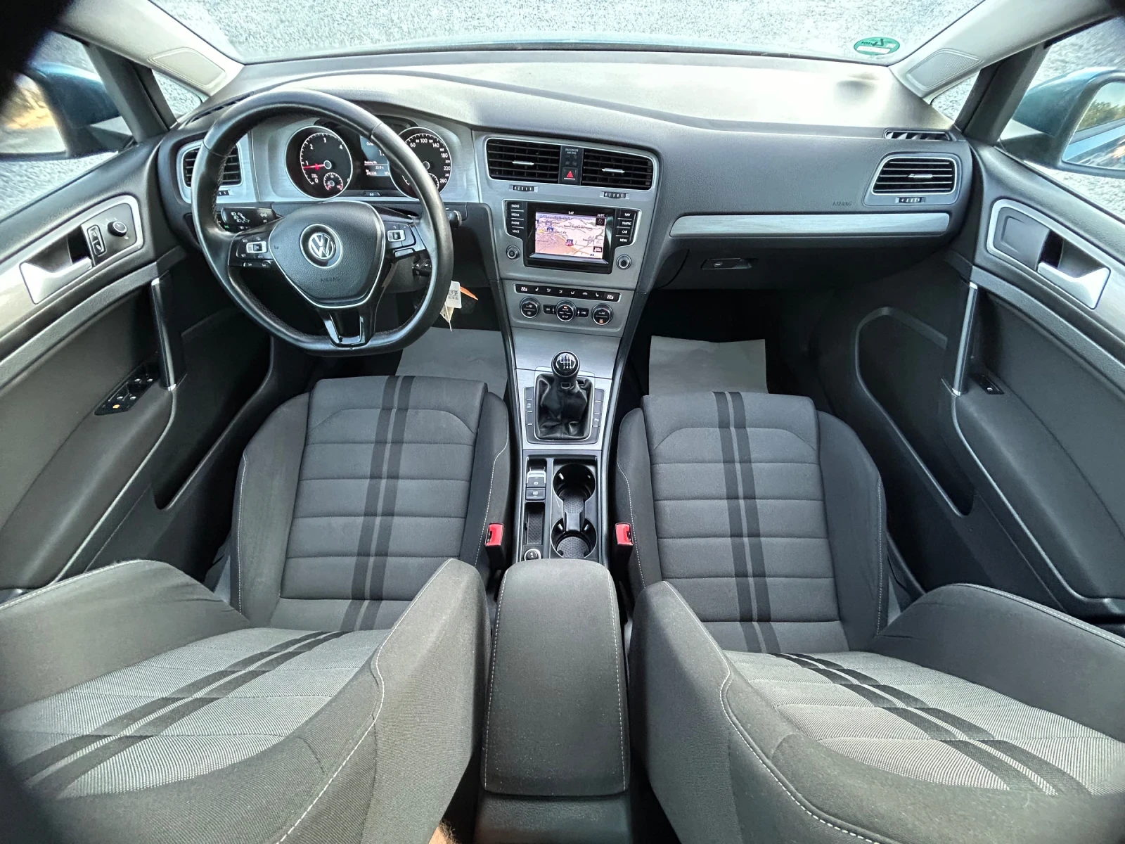 VW Golf 1.6TDi/NAVi/110k.c./KAMERA | Mobile.bg   13