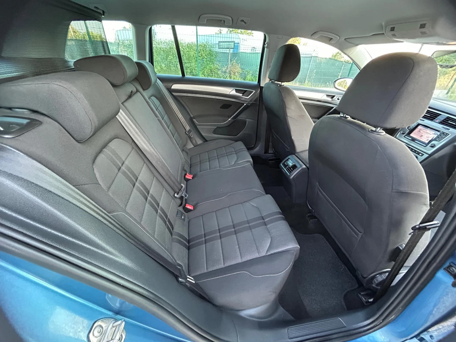 VW Golf 1.6TDi/NAVi/110k.c./KAMERA | Mobile.bg   11