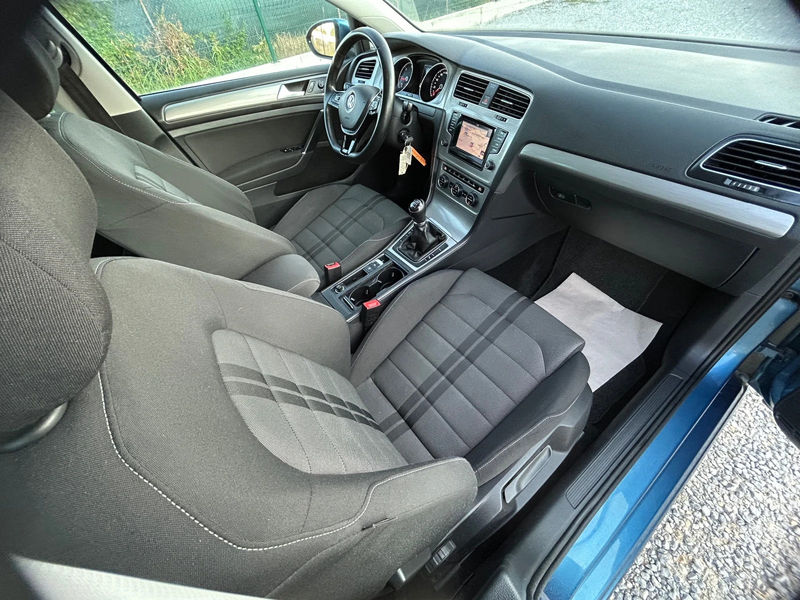 VW Golf 1.6TDi/NAVi/110k.c./KAMERA | Mobile.bg   12