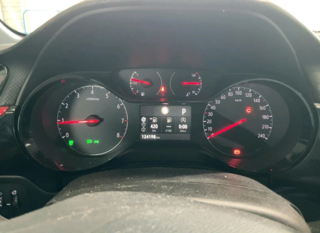 Opel Corsa 1.2 131к.с. GS line - изображение 9