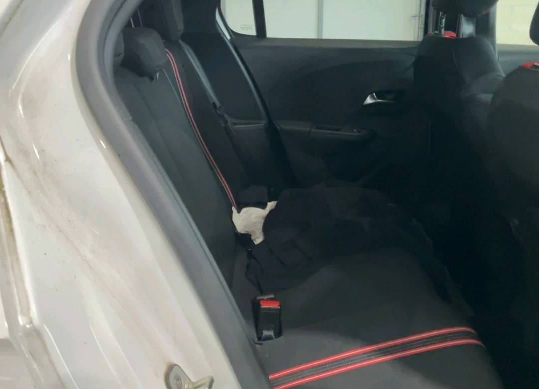 Opel Corsa 1.2 131к.с. GS line - изображение 10