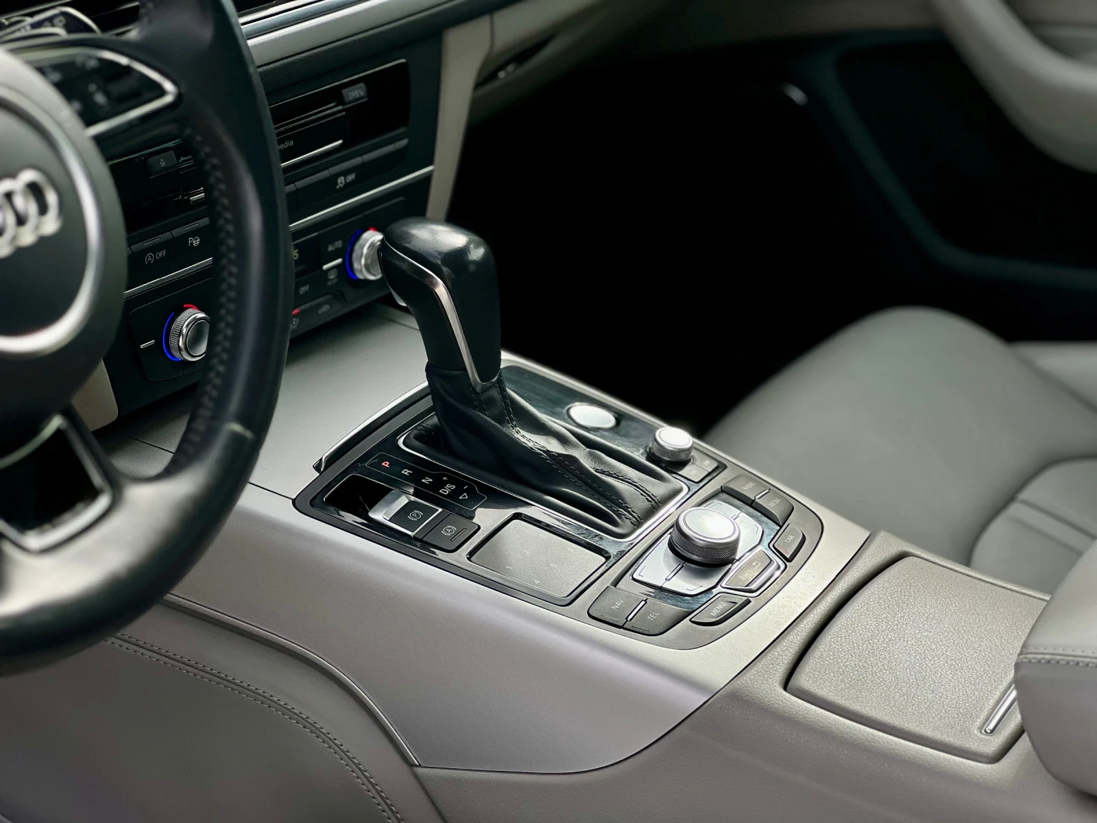 Audi A6 S-LINE / ПАНОРАМА / РЕАЛНИ КИЛОМЕТРИ / КОЖЕН САЛОН - изображение 9