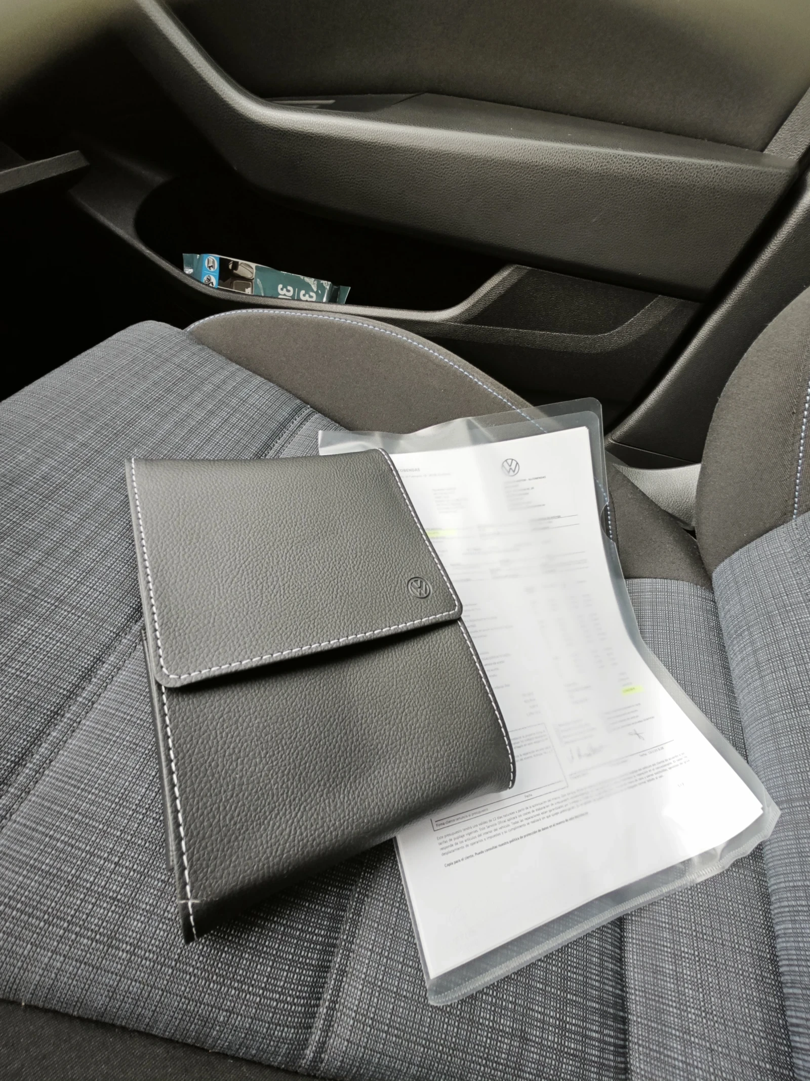 VW Passat GTE e-Power Plug-in Hybrid 64000 км - изображение 7