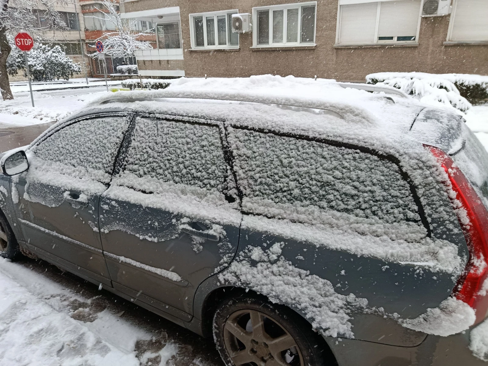 Volvo V50 1.6 drive 115к.с - изображение 4