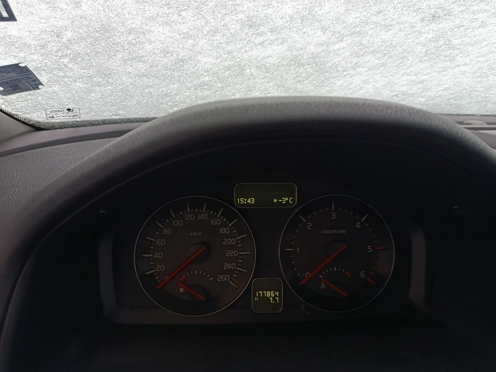 Volvo V50 1.6 drive 115к.с - изображение 8