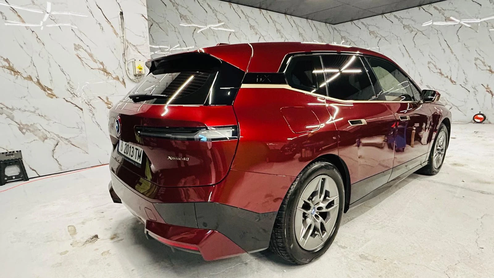 BMW iX 40 - изображение 5