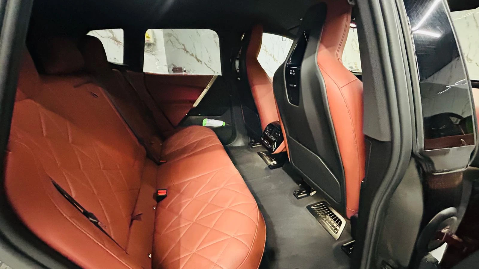 BMW iX 40 - изображение 9