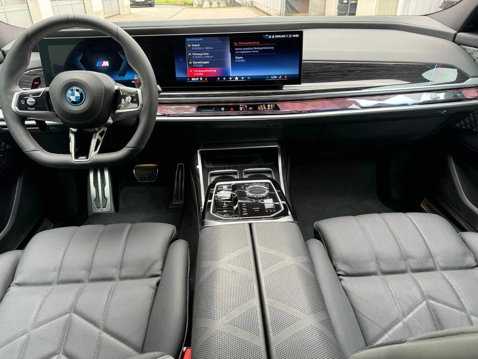 BMW 760 M-Sport xDrive Hybrid, снимка 10 - Автомобили и джипове - 54029096