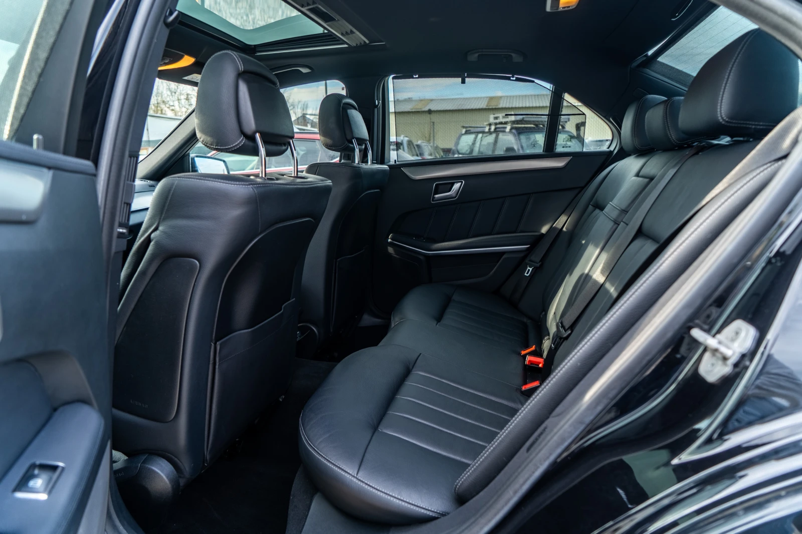 Mercedes-Benz E 350 D = 11.2016 = FULL MAX = , снимка 10 - Автомобили и джипове - 54045414