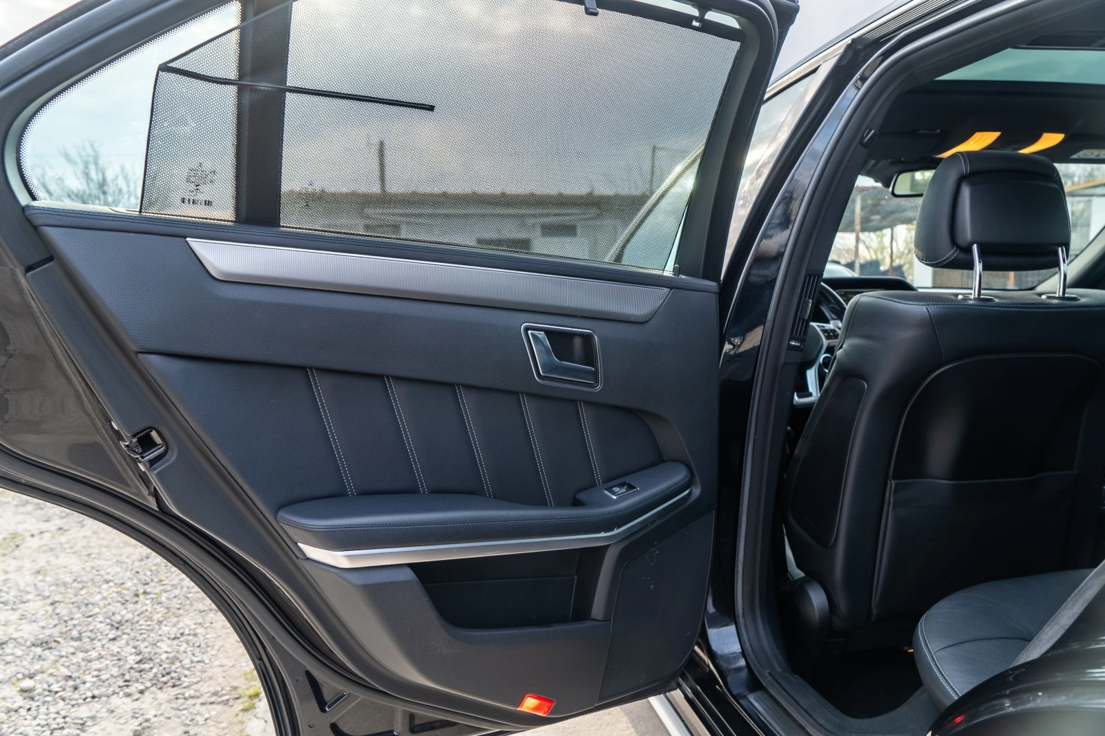 Mercedes-Benz E 350 D = 11.2016 = FULL MAX = , снимка 14 - Автомобили и джипове - 54045414