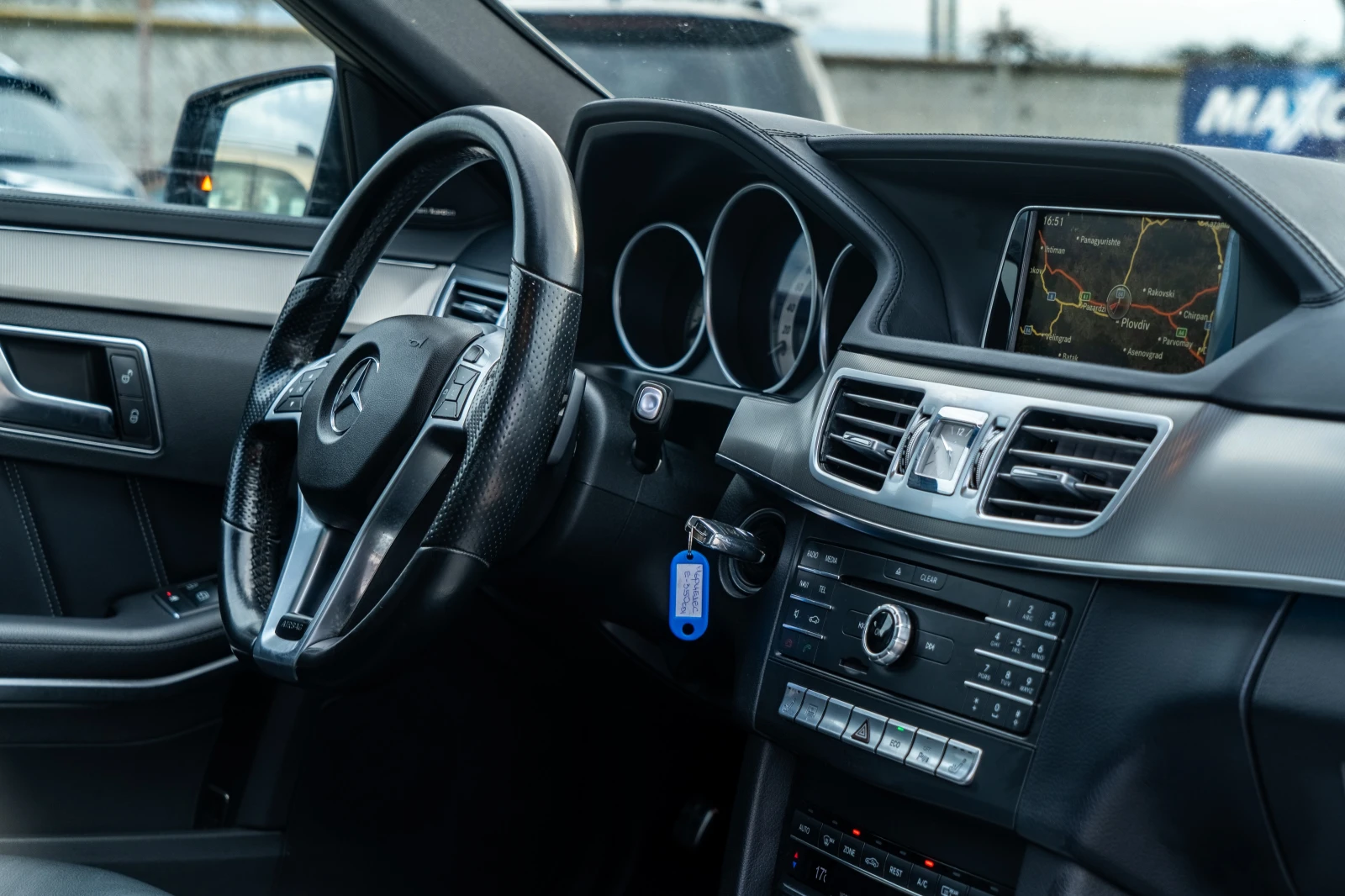 Mercedes-Benz E 350 D = 11.2016 = FULL MAX = , снимка 12 - Автомобили и джипове - 54045414