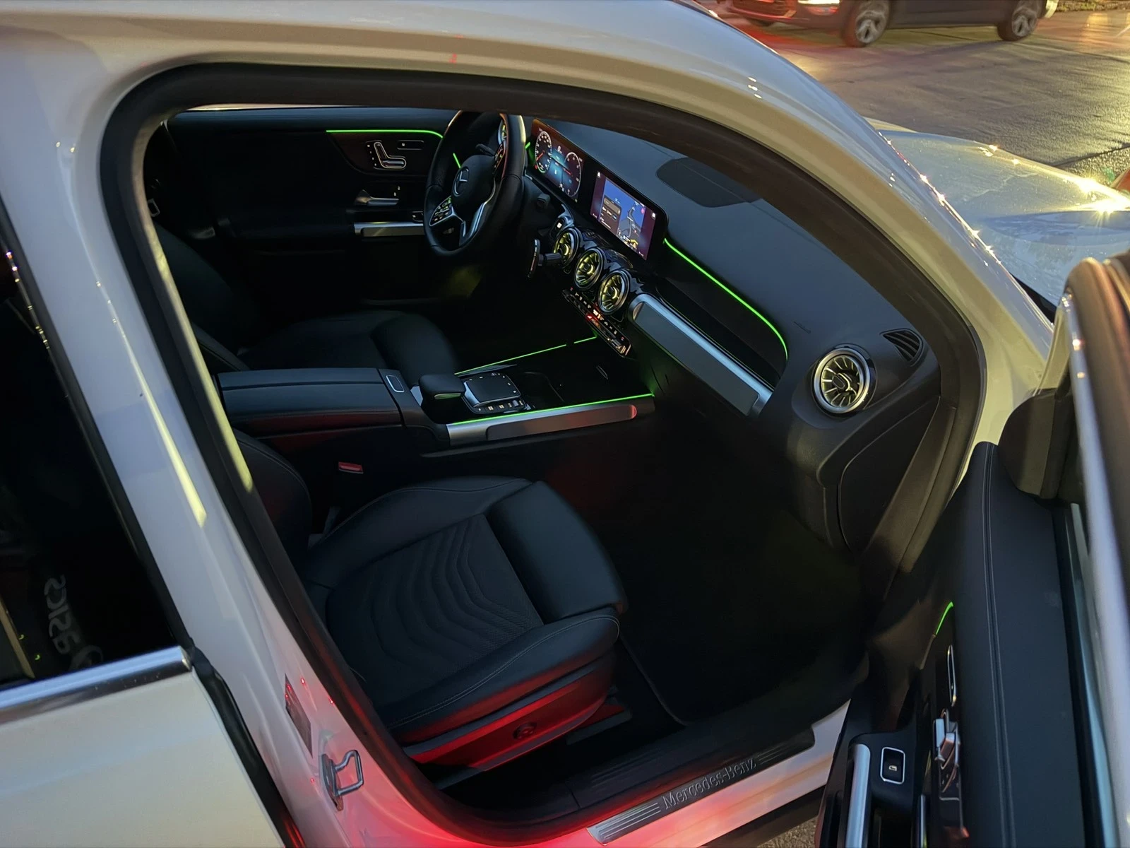 Mercedes-Benz EQB 250+  | Mobile.bg � ����������� 12