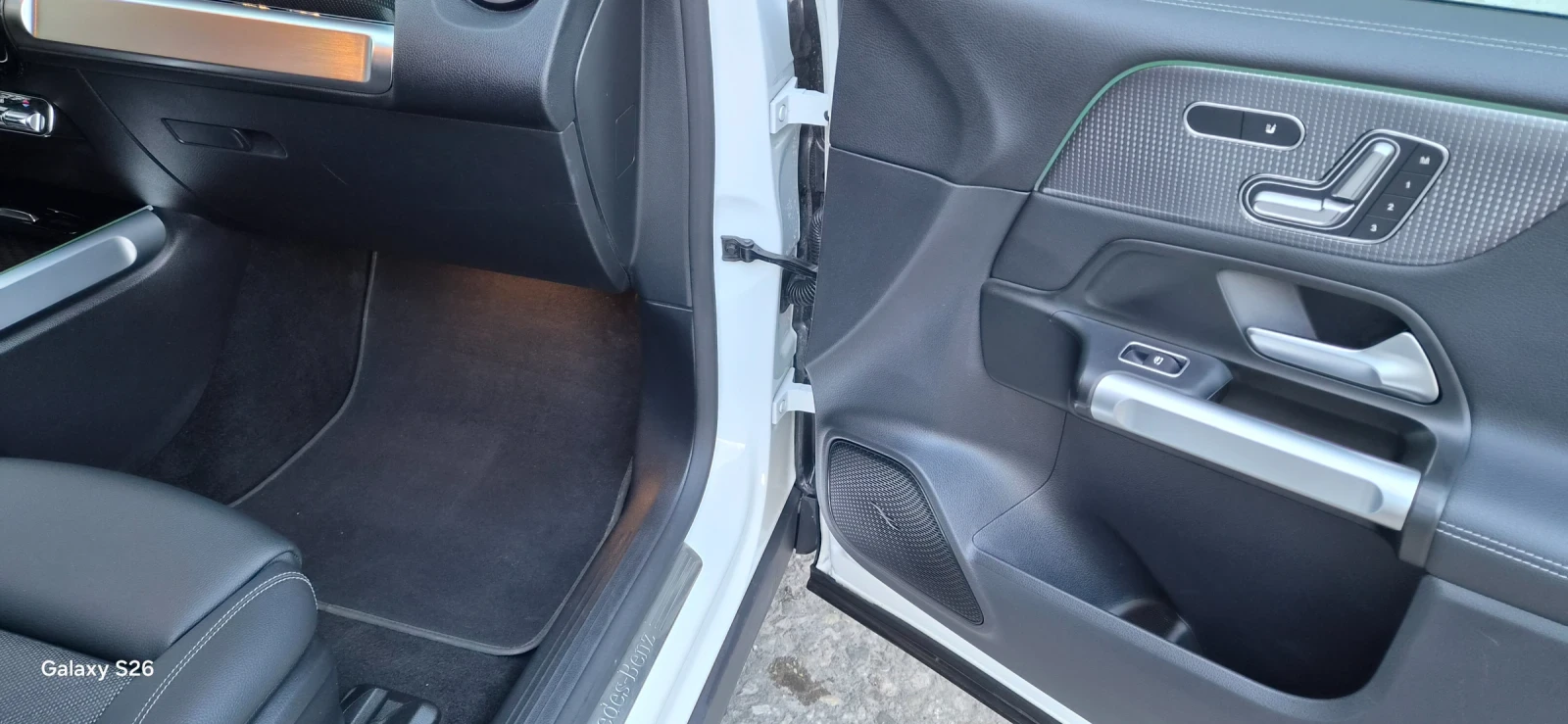 Mercedes-Benz EQB 250+ , снимка 12 - Автомобили и джипове - 54672619