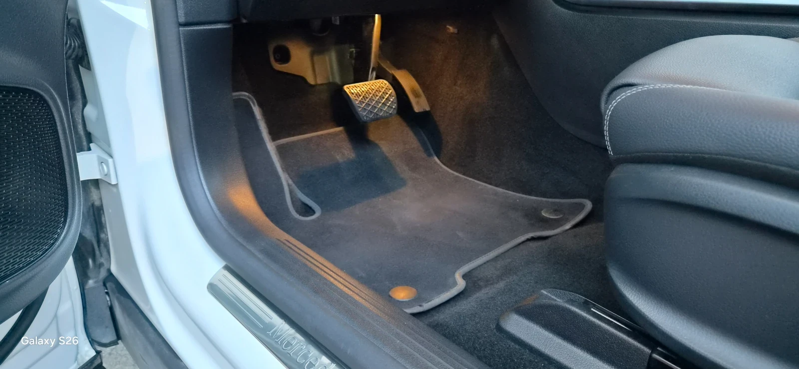 Mercedes-Benz EQB 250+ , снимка 7 - Автомобили и джипове - 54672619