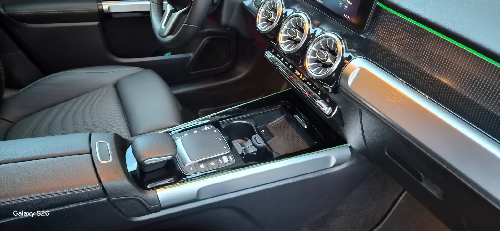 Mercedes-Benz EQB 250+ , снимка 11 - Автомобили и джипове - 54672619
