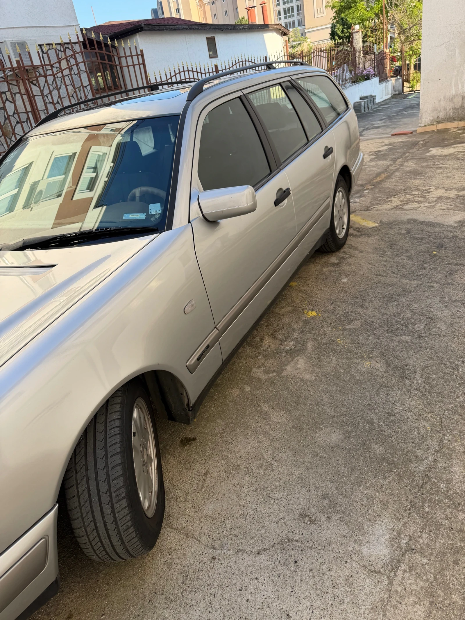 Mercedes-Benz E 290, снимка 12 - Автомобили и джипове - 55355626