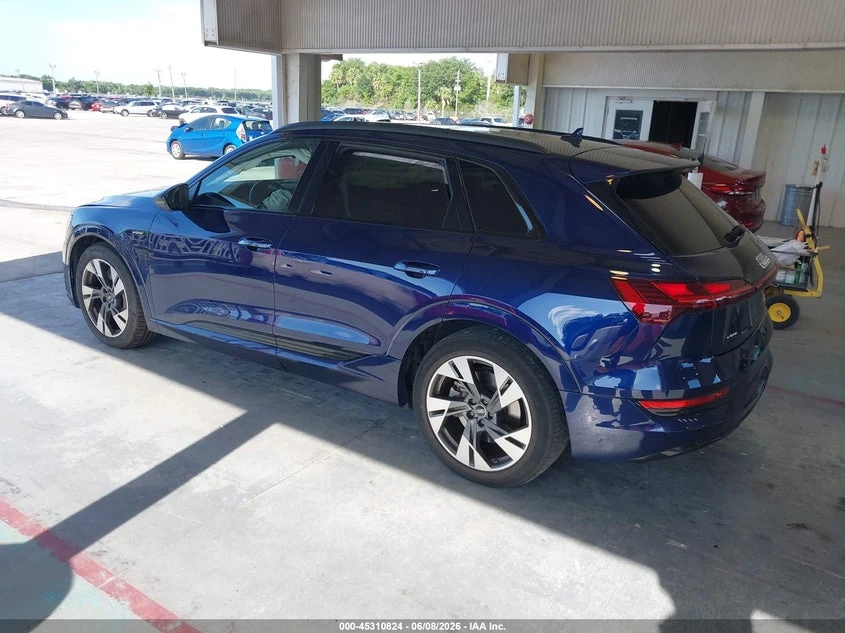 Audi E-Tron Premium Quattro, снимка 3 - Автомобили и джипове - 55241087