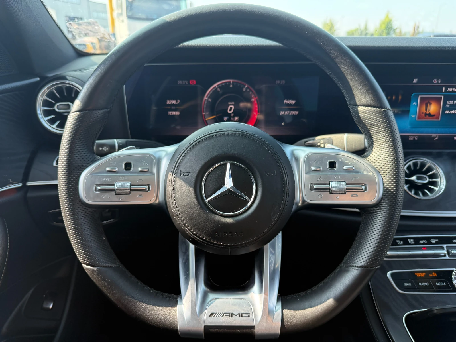 Mercedes-Benz E 450 AMG Line/ 9G-TRONIC / Burmester / Distronic /, снимка 12 - Автомобили и джипове - 55401973
