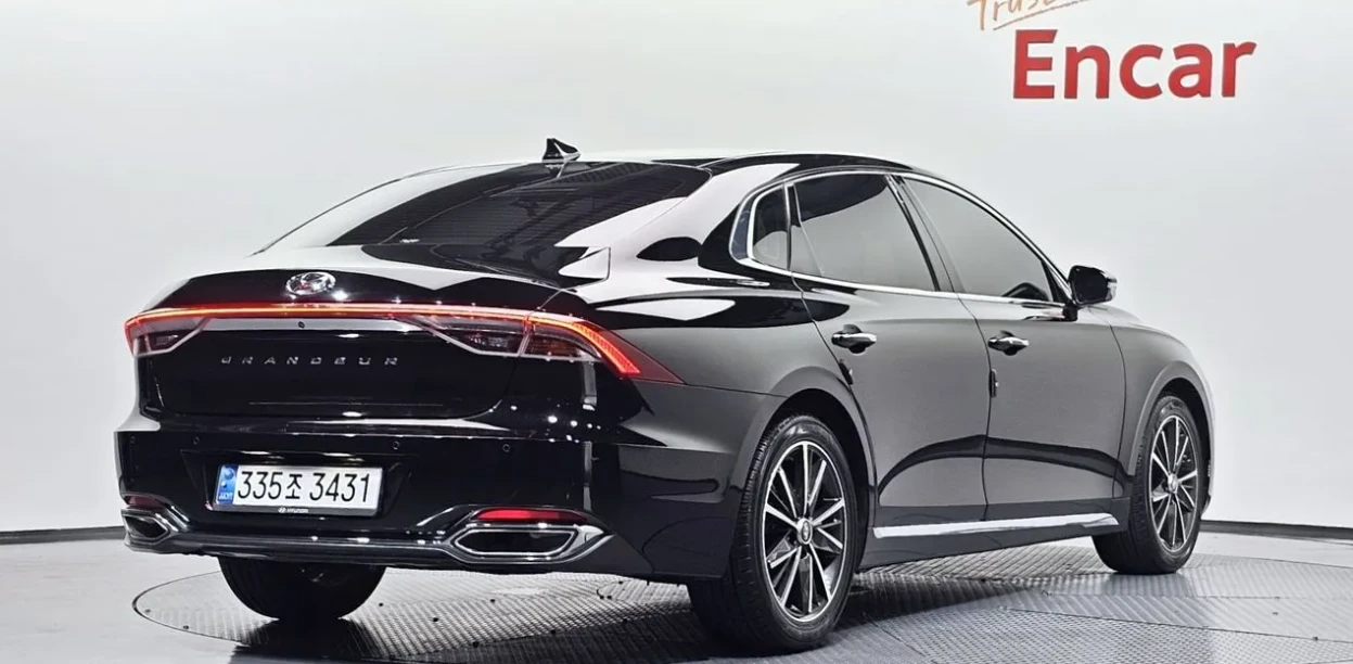 Hyundai Grandeur ОБДУХ* КАМЕРА* ДИСТРОНИК* КОЖА, снимка 2 - Автомобили и джипове - 55566070