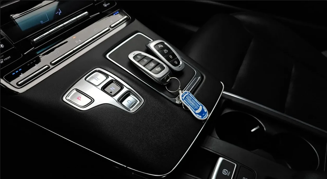 Hyundai Grandeur ОБДУХ* КАМЕРА* ДИСТРОНИК* КОЖА, снимка 13 - Автомобили и джипове - 55566070