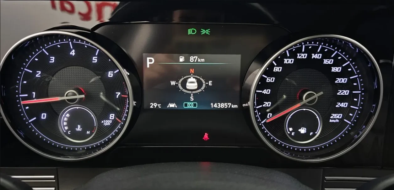 Hyundai Grandeur ОБДУХ* КАМЕРА* ДИСТРОНИК* КОЖА, снимка 11 - Автомобили и джипове - 55566070