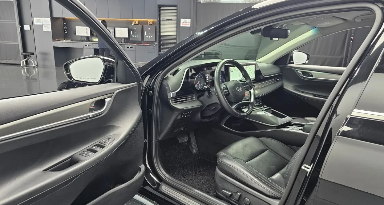 Hyundai Grandeur ОБДУХ* КАМЕРА* ДИСТРОНИК* КОЖА, снимка 6 - Автомобили и джипове - 55566070
