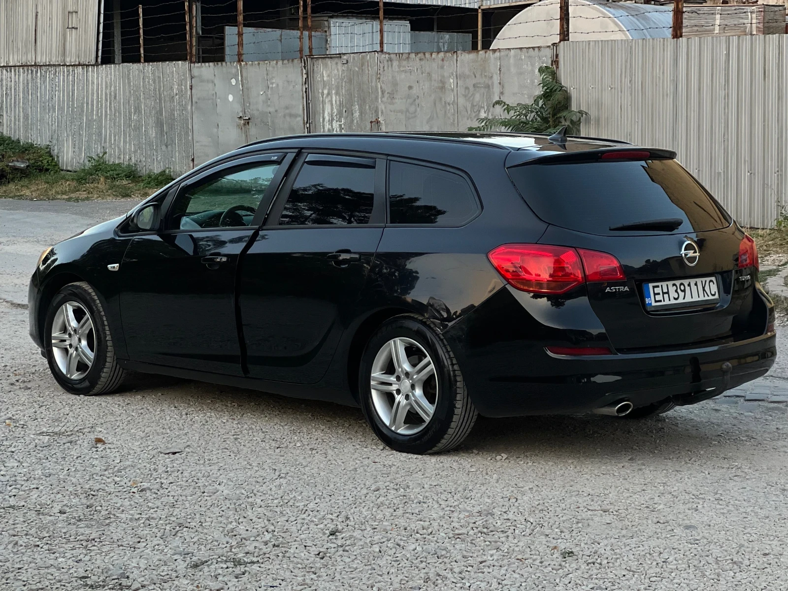 Opel Astra 1.4Т Газ!, снимка 2 - Автомобили и джипове - 55590332