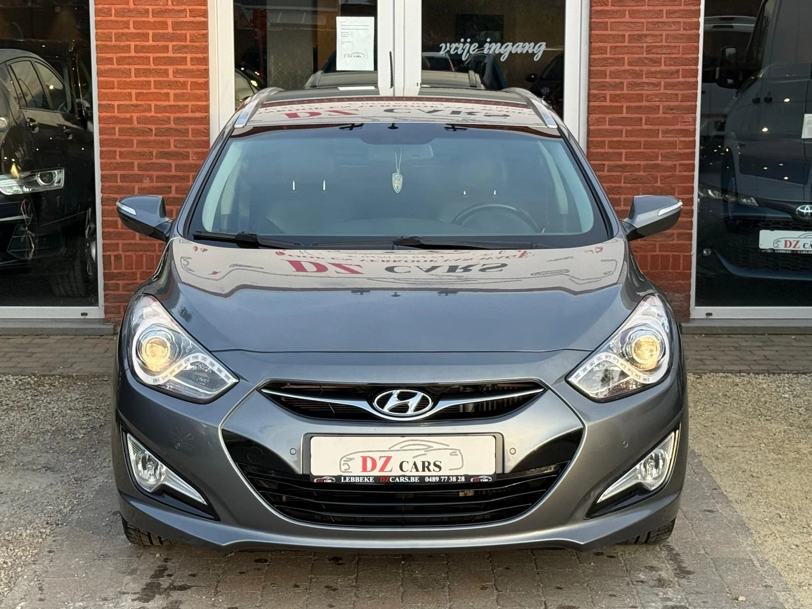 Hyundai I40 Уникално изпълнение , снимка 2 - Автомобили и джипове - 56321805