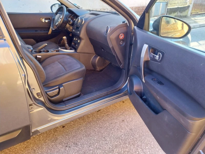 Nissan Qashqai, снимка 7 - Автомобили и джипове - 48743604