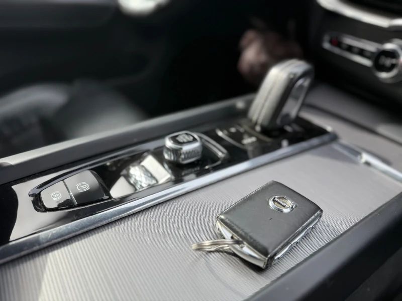 Volvo XC60 R design, снимка 11 - Автомобили и джипове - 53151439