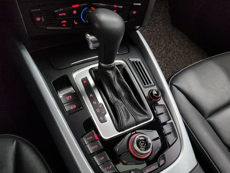Audi Q5 2.0 TDI Quattro, снимка 9 - Автомобили и джипове - 55129971