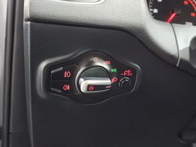 Audi Q5 2.0 TDI Quattro, снимка 14 - Автомобили и джипове - 55129971