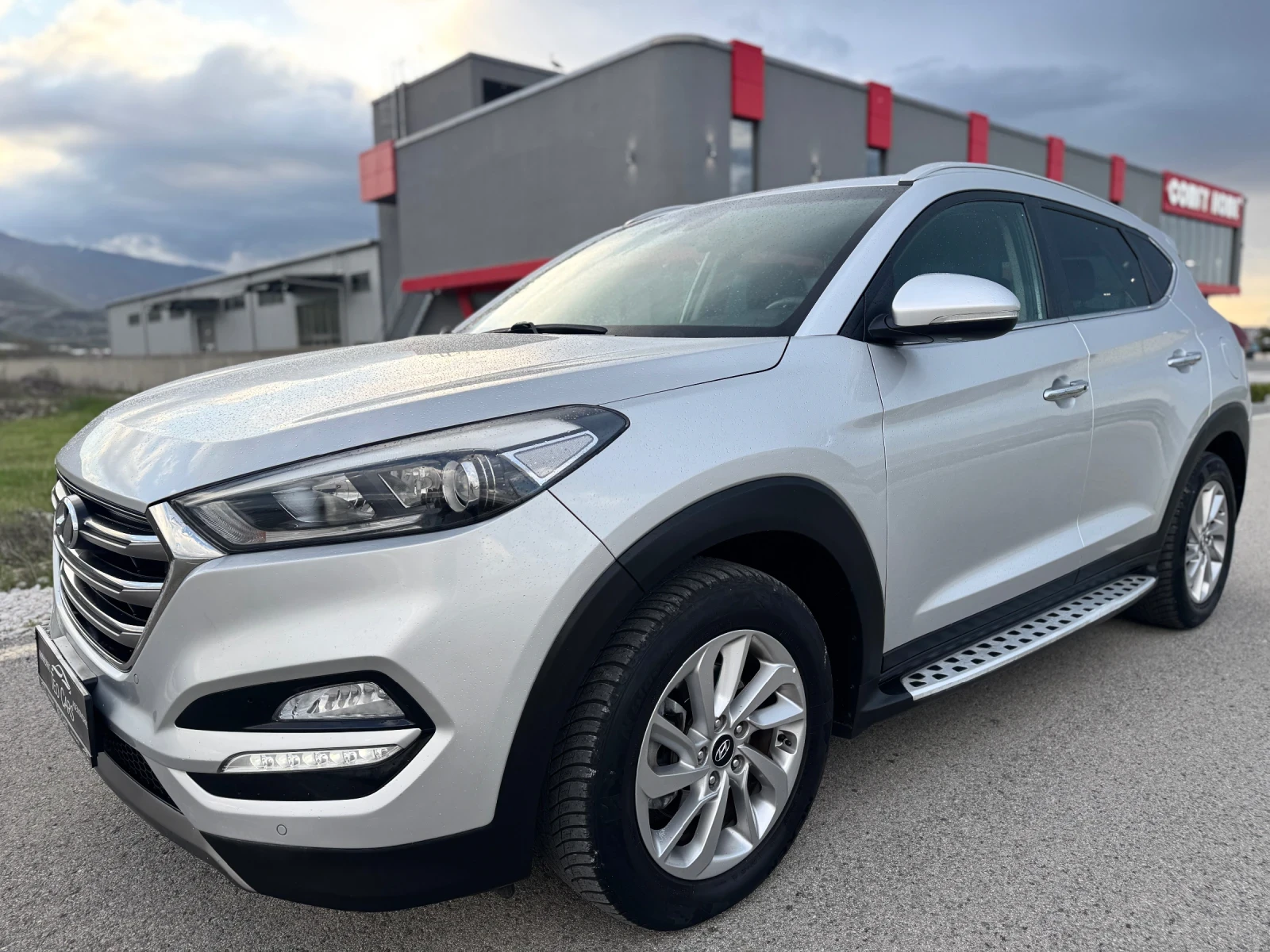 Hyundai Tucson 2.0CRDi / 4X4 / AVTOMAT / NAVI / CAMERA / PODGREV  - изображение 3