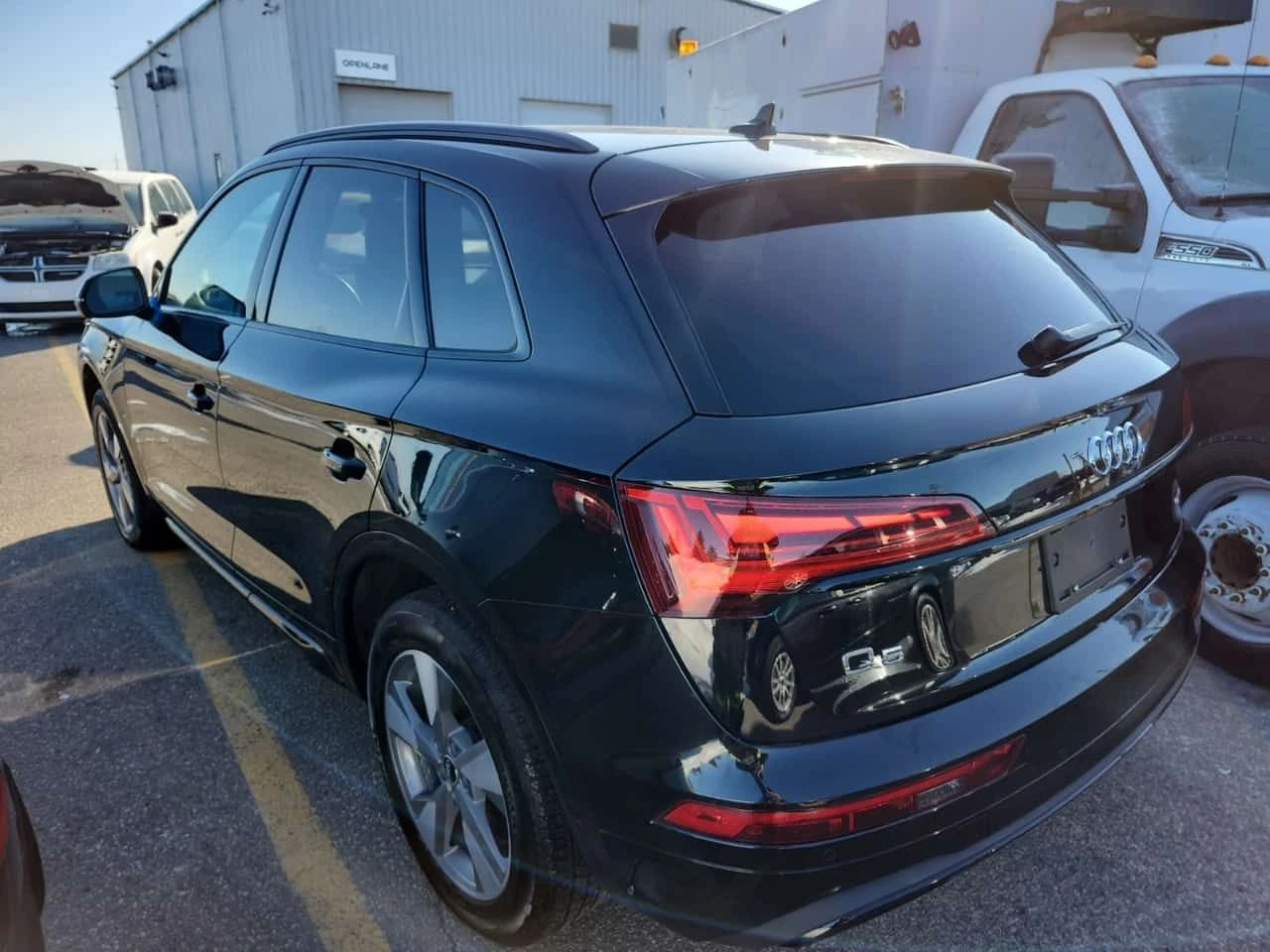 Audi Q5 KOMFORT /CARFAX /Кожа/Подгрев/Панорама/4х4 - изображение 4