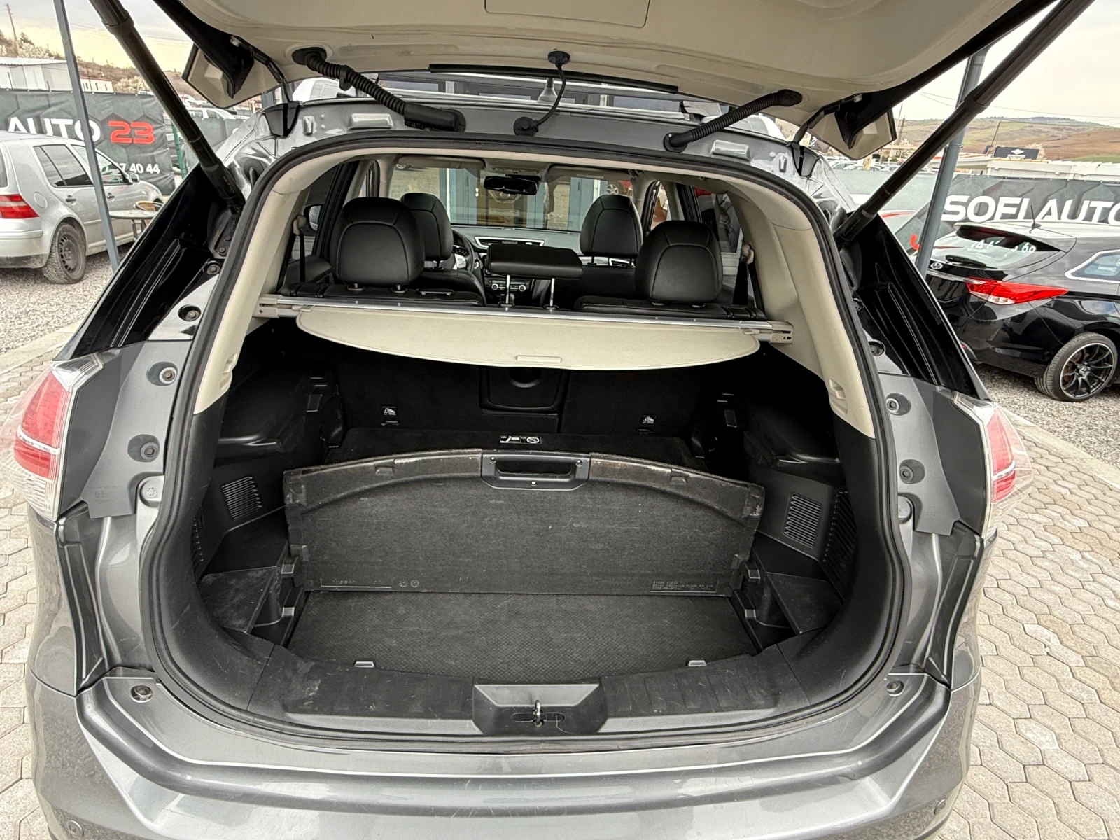 Nissan X-trail 1.6 DIESEL AUTOMATIC FULL OPTIONS!SERVICE BOOK, снимка 12 - Автомобили и джипове - 54053166