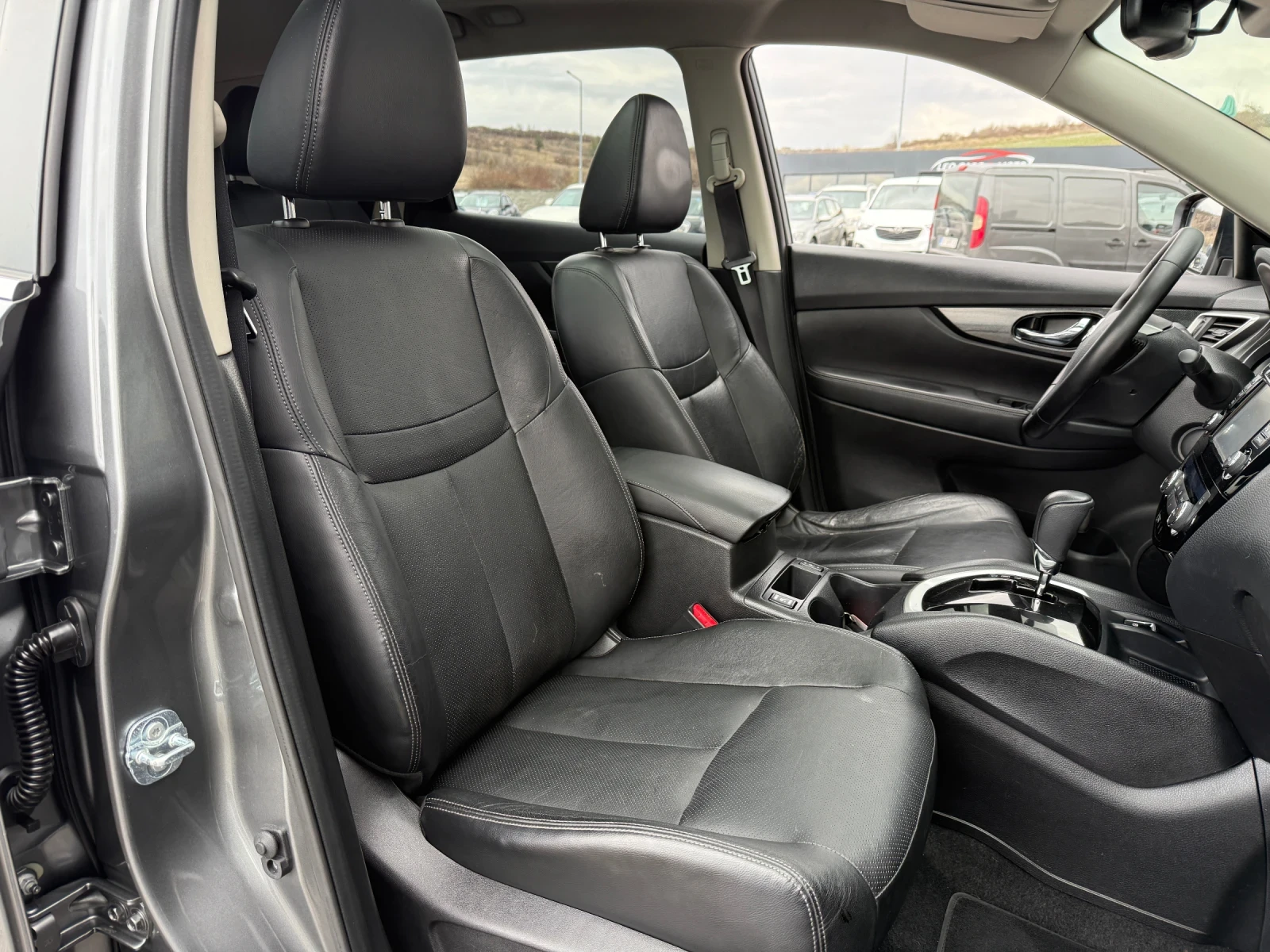 Nissan X-trail 1.6 DIESEL AUTOMATIC FULL OPTIONS!SERVICE BOOK, снимка 10 - Автомобили и джипове - 54053166