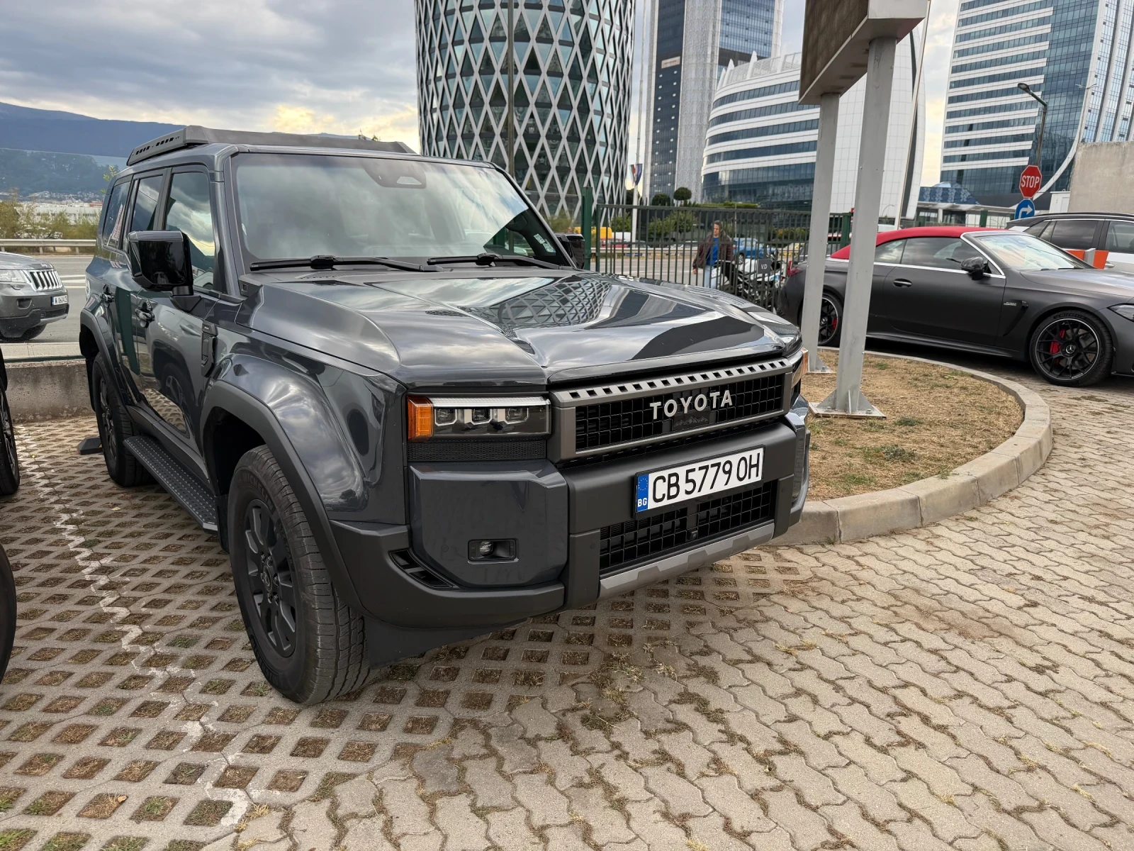Toyota Land cruiser 250 бензин/електричество, снимка 10 - Автомобили и джипове - 56273067