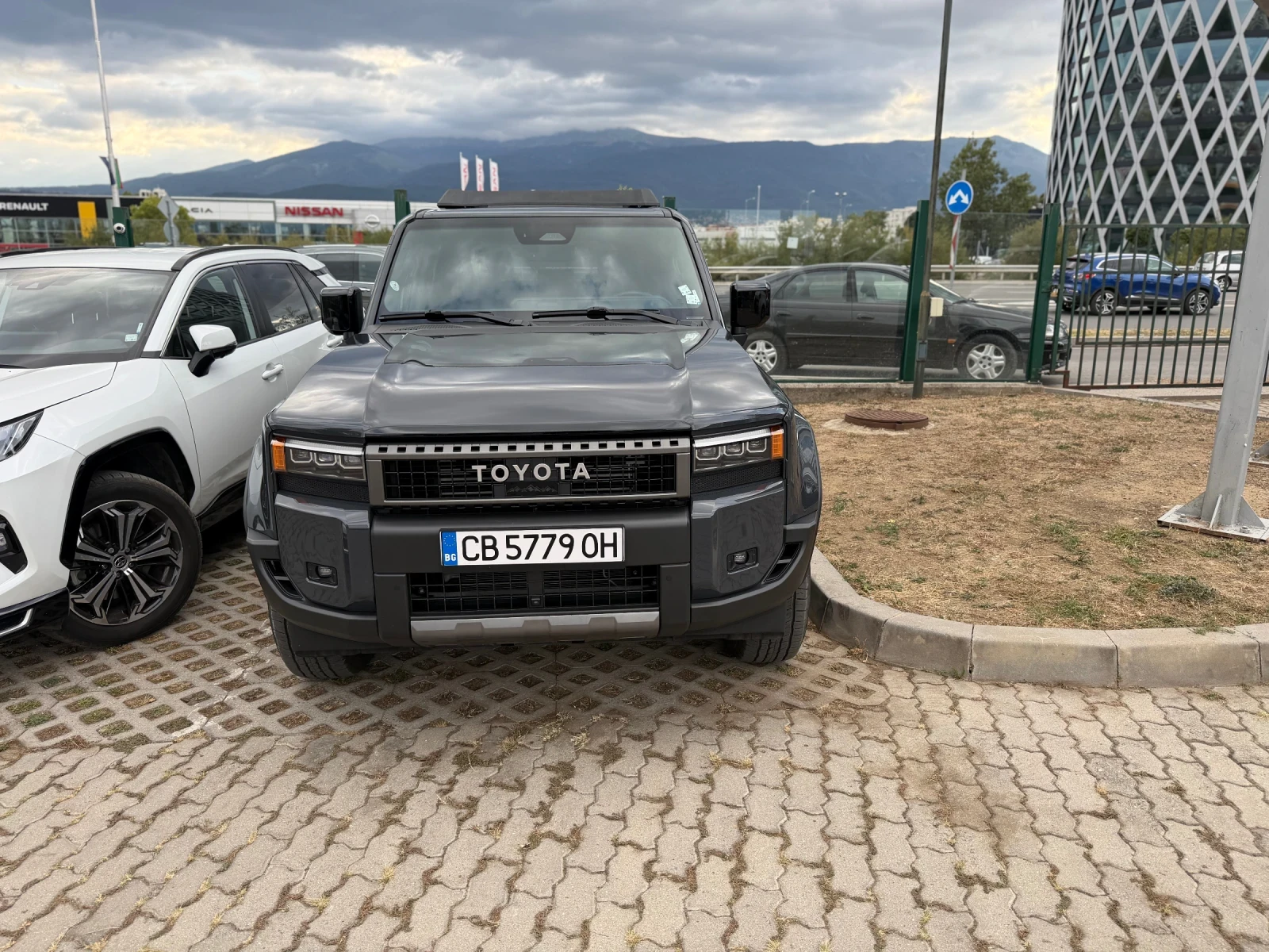 Toyota Land cruiser 250 бензин/електричество, снимка 5 - Автомобили и джипове - 56273067