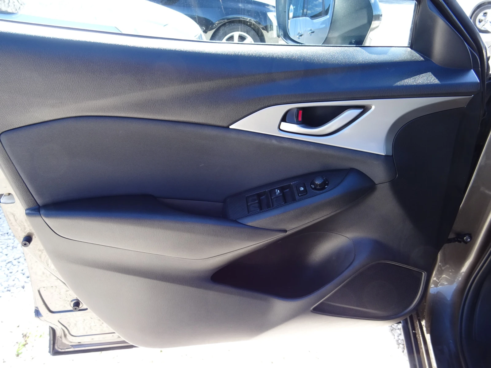 Mazda CX-3, снимка 8 - Автомобили и джипове - 56337187