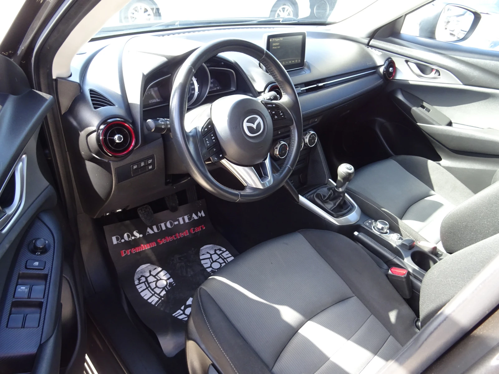Mazda CX-3, снимка 9 - Автомобили и джипове - 56337187