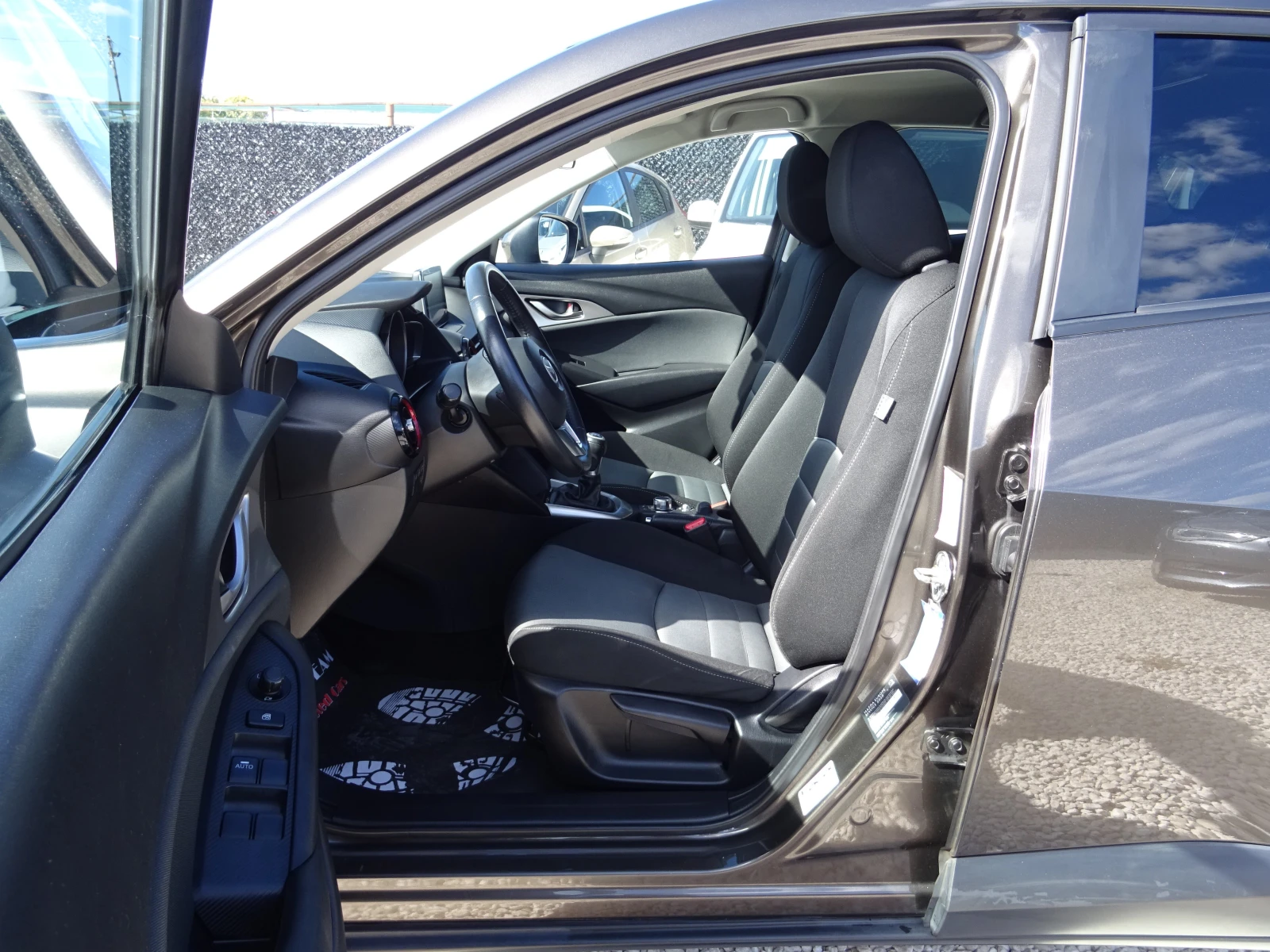 Mazda CX-3, снимка 10 - Автомобили и джипове - 56337187