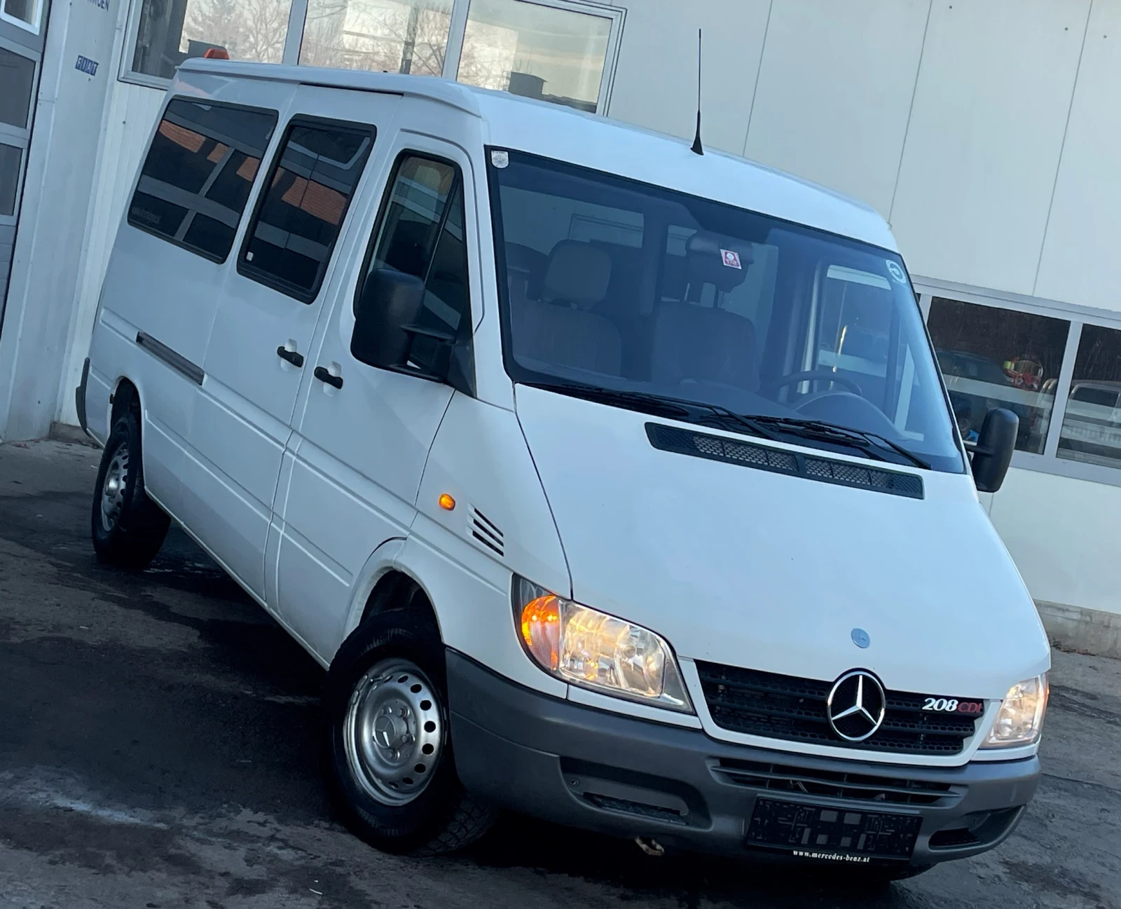 Mercedes-Benz Sprinter 208 2.2CDI* КЛИМА - изображение 3