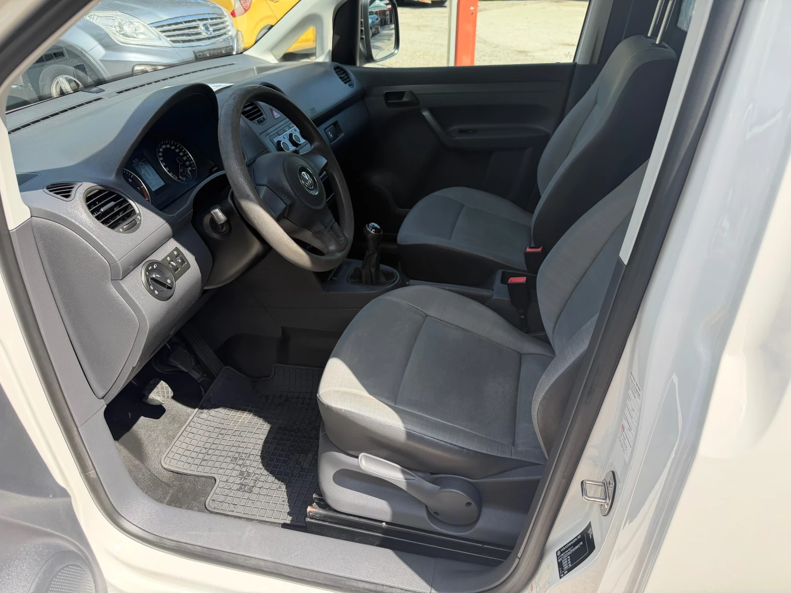 VW Caddy Maxi* 1.2TSI* Klima, снимка 10 - Бусове и автобуси - 53584338