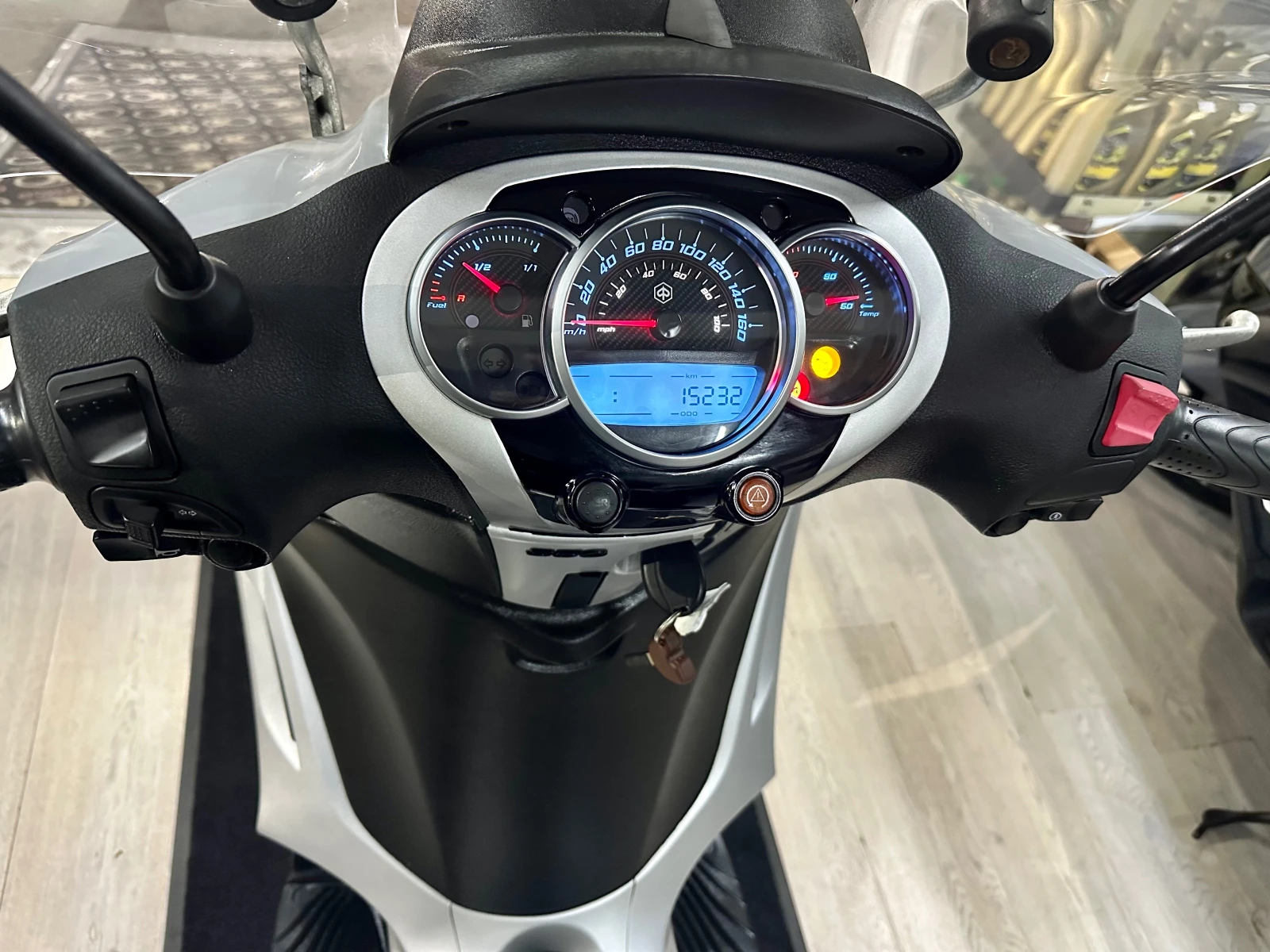 Piaggio Beverly 350i ABS/ASR/LED 2020г. - изображение 2