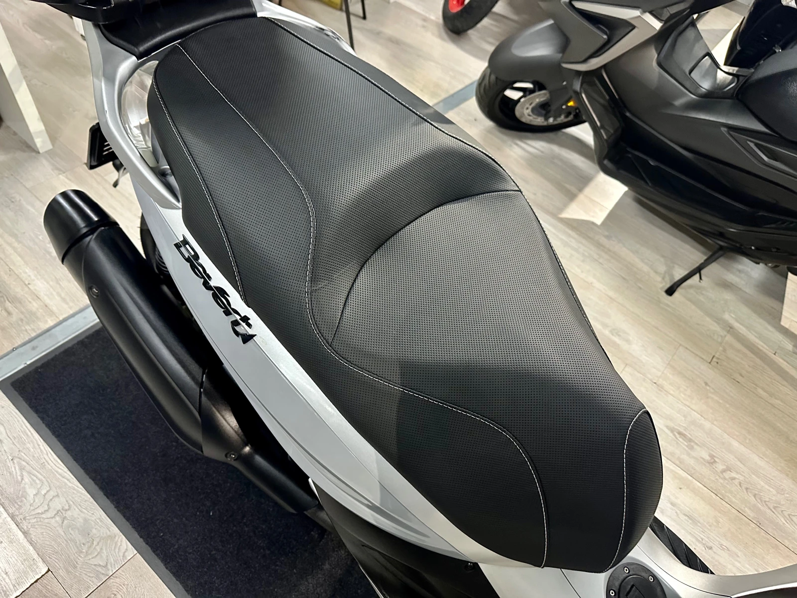 Piaggio Beverly 350i ABS/ASR/LED 2020г. - изображение 4