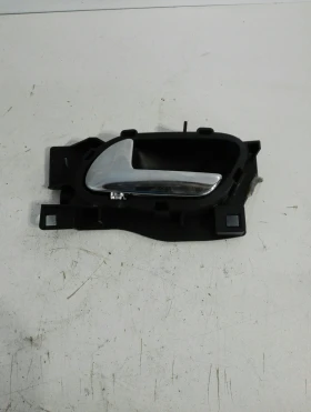 Дръжка врата вътрешна задна лява Пежо 407 (7)