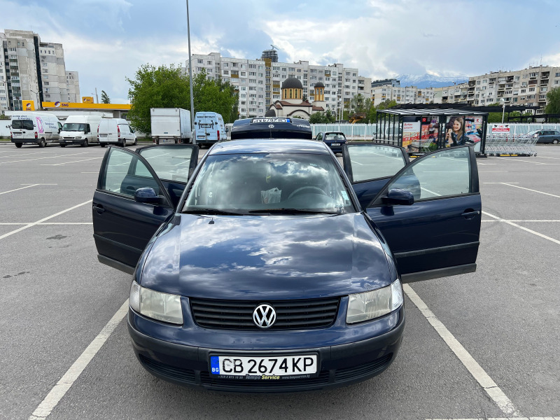 VW Passat, снимка 11 - Автомобили и джипове - 46330693